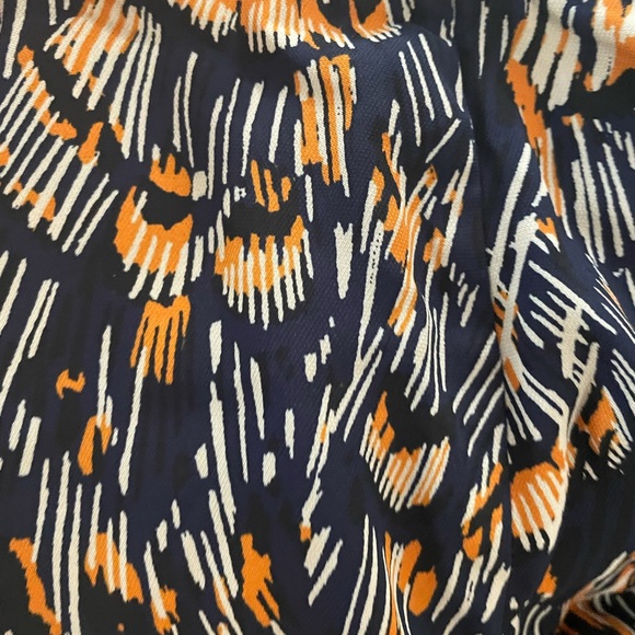 REISS NWT Yvette Feather Skirt SIZE 2 - Picture 9 of 10